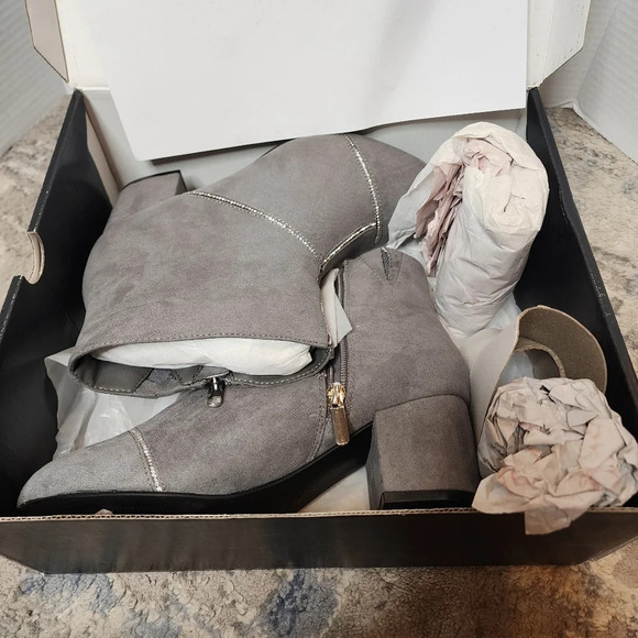 Torrid 7.5W Rhinestone Grey Faux Suede Ankle Booties New With Box - Picture 13 of 17